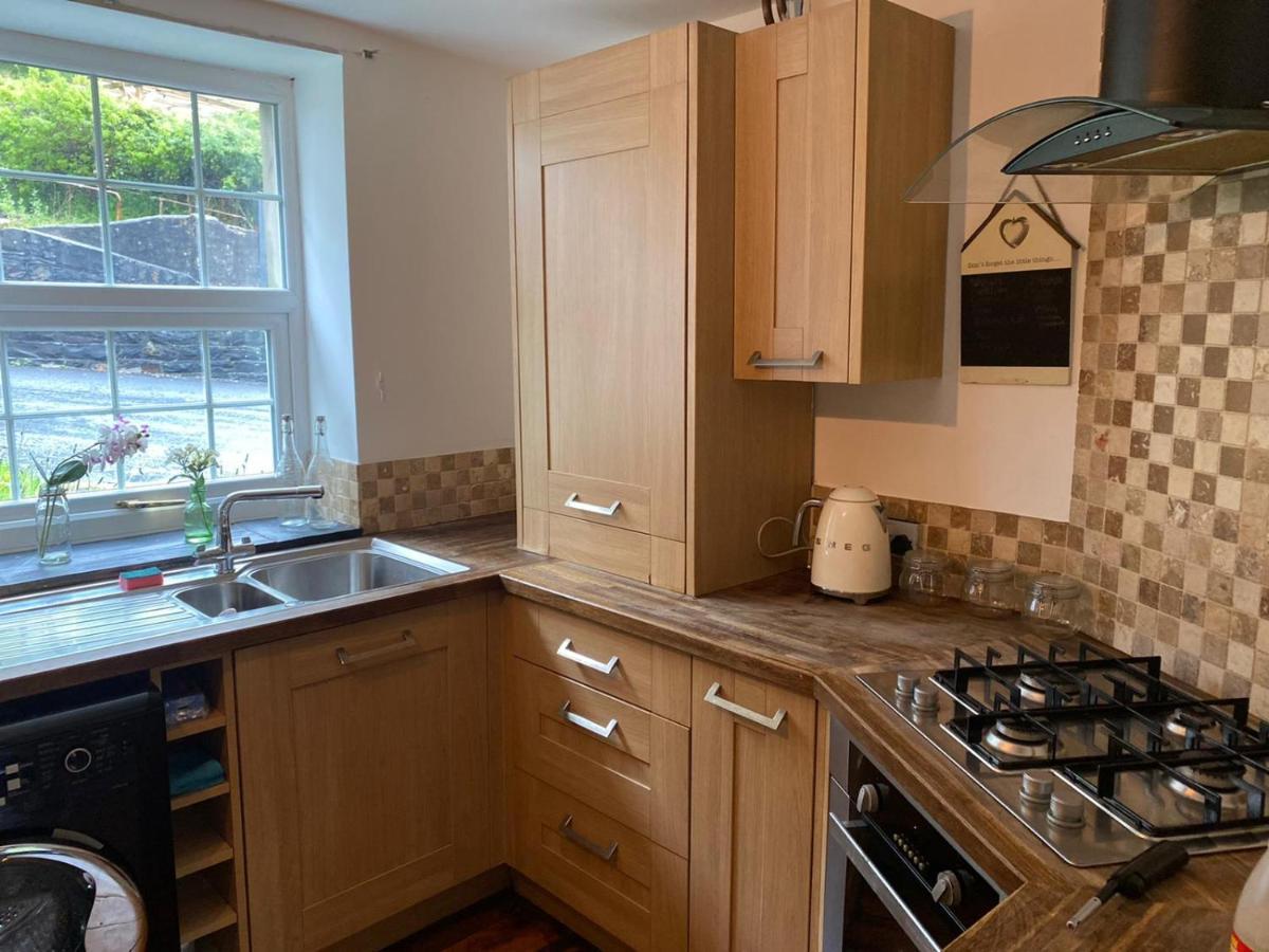 2-Bed Cottage In In Welsh Valley Nr Swansea Exterior foto